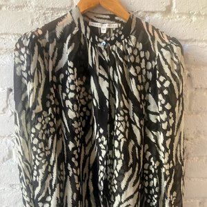 VERONICA BEARD PUFF SLEEVE ANIMAL PRINT TOP ~ SIZE 2 ~100%SILK PRINT